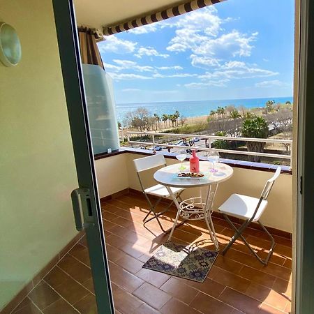 Apart. Pineda De Mar-Sea And Mountains Views Extérieur photo